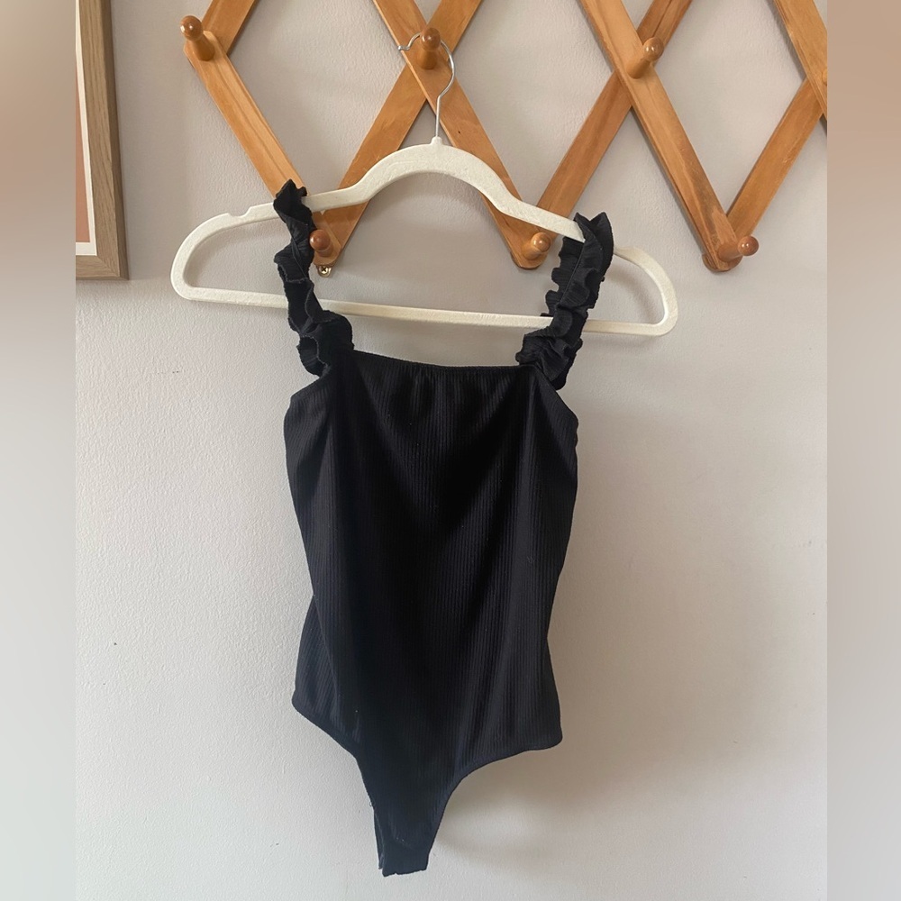 Black Ruffle Body Suit Tank - Picture 5 of 7